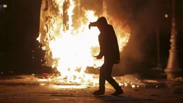 Peste 3.000 de materiale PIROTEHNICE ridicate în urma percheziţiilor în dosarul violenţelor din Piaţa Victoriei