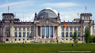 O replică a clădirii Parlamentului german, țintă într-un poligon rusesc. Care a fost reacția nemţilor