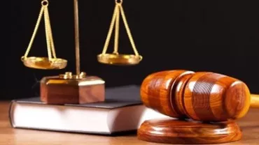 Cazul emoționant al mamei care a luptat în instanță pentru a-și recupera copilul a primit o rezolvare. Final fericit în povestea ”doamnei cu pantofi albaștri”, judecătoarea care a arătat fața umană a Justiției din România