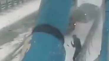 Cel mai norocos bărbat din lume. Un rus a scăpat prin MINUNE de două ori de la moarte, în doar câteva minute (VIDEO)