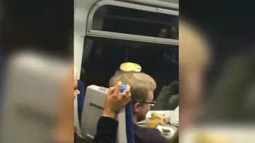 BĂTAIE într-un tren din Marea Britanie, din cauza unor tinere care puneau COVRIGI pe capul unui pasager (VIDEO)