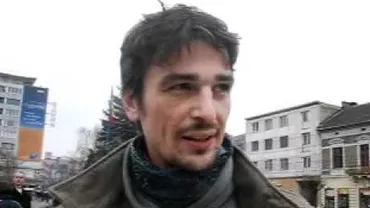 Un deputat USR din Cluj a mâncat sărățelele găsite în coșul de gunoi, în clădirea Parlamentului: Cred că prin mici exemple personale putem reduce risipa