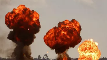 EXPLOZIE la un depozit de MUNIȚIE din Serbia! Cel puțin un mort şi 25 de persoane rănite