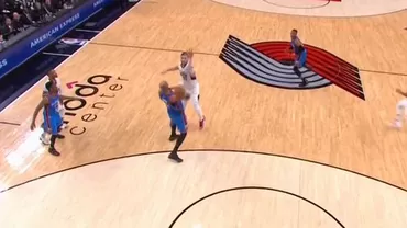 Coșul anului în NBA: Taj Gibson a reușit să marcheze în ultima secundă cu o aruncare fenomenală din propria jumătate (VIDEO)