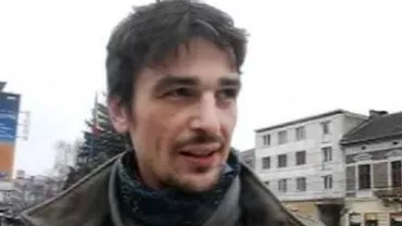 Isprăvile lui Dohotaru: Deputatul USR care a mâncat sărăţele din gunoi s-a filmat în urmă cu mai bine de patru ani, în timp ce mâzgălea cu vopsea sediile unor partide (VIDEO)