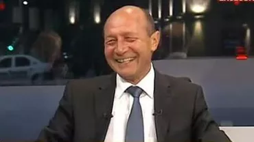 Băsescu, dialog cu internauții, pe Facebook: Eu am băut doar apă, dar tu?