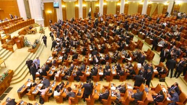 Statutul parlamentarilor a fost modificat: Aleșii își pot angaja foștii colaboratori