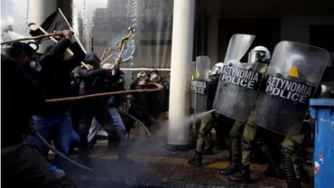 Grecia: Proteste violente ale fermierilor împotriva creșterii taxelor și a reformelor la sistemul de pensii (FOTO și VIDEO)
