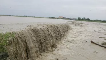 AVERTISMENT DE ULTIMĂ ORĂ al hidrologilor: Cod galben de inundații în două zone din Moldova! (FOTO)
