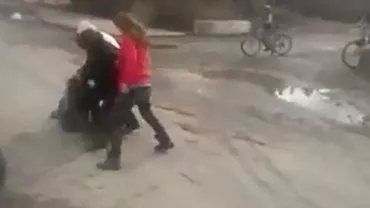 Trei Juliete de Botoșani s-au BĂTUT pentru Romeo al satului (VIDEO)