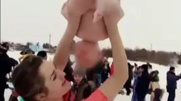 ȘOCANT! Cum își imunizează rușii copiii (VIDEO)