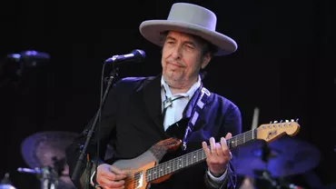 Bob Dylan merge la Stockholm pentru concert, dar nu zice NIMIC de acceptarea premiului NOBEL