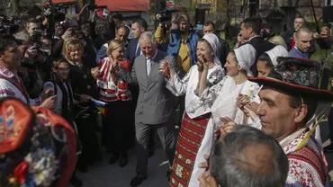 Prințul Charles, în România: Moștenitorul Coroanei Britanice a dansat hora la Muzeul Satului (VIDEO, FOTO)