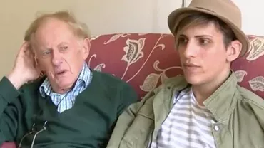 GAY STORY: Un fost cleric englez se va CĂSĂTORI cu un ROMÂN cu 54 de ani mai tânăr şi se vor muta în România (VIDEO)