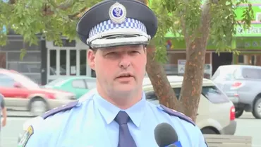 Un poliţist a OPRIT o conferinţă de presă pentru a ARESTA un individ care l-a înjurat (VIDEO)