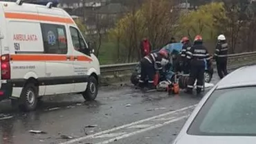 Accident CUMPLIT în România: O persoană a fost rănită grav după ce a rămas încarcerată (FOTO)