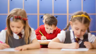 Proiect de lege: Elevii cu rezultate deosebite la învățătură vor beneficia de premii