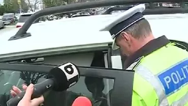 Aroganță pe șosea. O șoferiță a crezut că oprirea interzisă are și excepții (VIDEO)