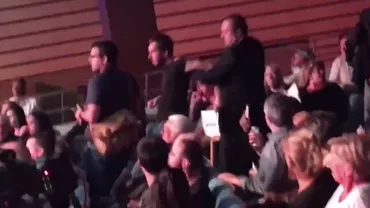 Bodyguarzii extremistei Le Pen au bătut nişte protestatari la un miting (VIDEO)