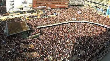 Peste 20.000 de persoane au manifestat la Stockholm împotriva terorismului