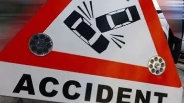 Accident teribil în Iași: O fetiță de 5 ani, în stare gravă după ce mașina  condusă de fratele său s-a răsturnat