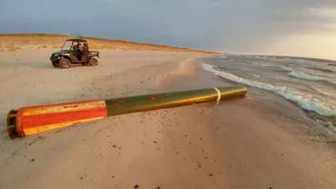 Descoperire incredibilă pe o plajă din Lituania: O torpilă rusească de 4 metri a fost găsită pe coasta Mării Baltice (FOTO)