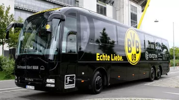 O explozie s-a produs în apropierea autocarului Borussiei Dortmund: Fundaşul Marc Bartra, rănit și transportat la spital. Meciul cu AS Monaco a fost amânat (FOTO, VIDEO)