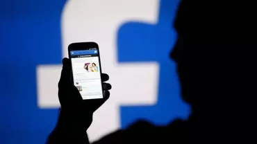 Facebook folosește aceleași mijloace de a crea dependeță ca un joc de noroc. Cum explică un angajat Google acest fenomen