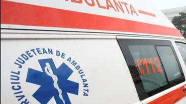 Vaslui: Ambulanță, atacată de șase indivizi cu săbii în localitatea Negrești. Cadrele medicale au luat-o la fugă (VIDEO)