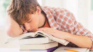 Școala să nu ar trebui să înceapă mai devreme de ora 08:30, spun specialiștii în medicina somnului