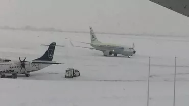 E haos si pe AEROPORTUL din Iaşi! Avioanele NU AU MAI DECOLAT din cauza vremii! De asemenea, și traficul feroviar e paralizat