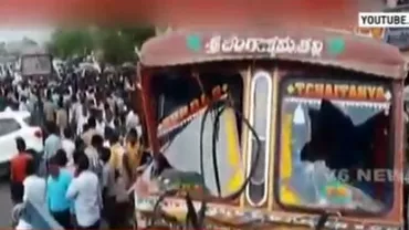 India: Cel puțin 20 de oameni au murit după ce un camion a intrat într-o mulțime (VIDEO)