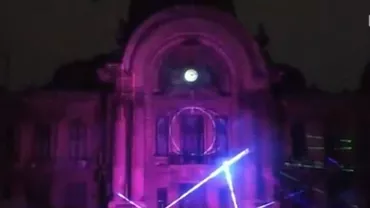 Spectacol de lumină în centrul Bucureștiului: Festivalul Spotlight a scos din casă sute de oameni (VIDEO)
