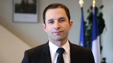 Socialistul Benoit Hamon recunoaște ”lovitura istorică” primită de partidul său la alegeri și cere francezilor să îl voteze pe Emmanuel Macron în turul al doilea: Apeluri similare, făcute și de premierul Cazeneuve și fostul prim-ministru Raffarin