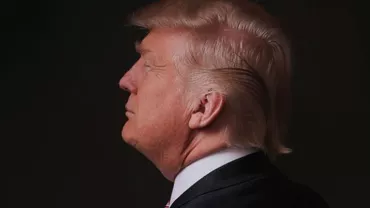 Oamenii lui Trump au avut cel puțin 18 contacte nedivulgate cu oficialii ruși, în timpul campaniei electorale. Ei au discutat inclusiv despre stabilirea unui canal de comunicare direct Trump - Putin