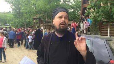 Un preot din Botoșani a atras atenția Mitropoliei. Acesta a refuzat să-i mai împărtășească pe credincioși dacă nu aruncă cardul de sănătate