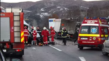 Tragedie pe DN6: Trei persoane și-au pierdut viața într-un teribil accident rutier între Orșova și Topleț (VIDEO)
