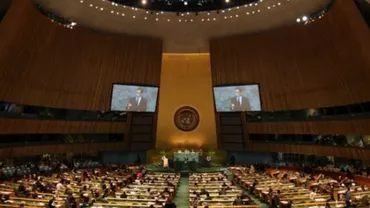 Protest inedit la ONU: Un ambasador s-a prezentat aproape gol pentru a atrage atenția asupra problemelor climatice din țara sa (FOTO)