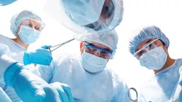 Gest EXTREM făcut din DRAGOSTE! Un tânăr a ajuns la SPITAL după ce şi-a băgat o sticlă de suc în anus şi n-a putut s-o mai scoată