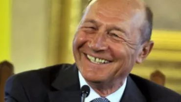 "Pică" FRUNZA Elenei Udrea: Daea vrea OAIA, dar "ministrul ar fi foarte bine reprezentat de un BOU"