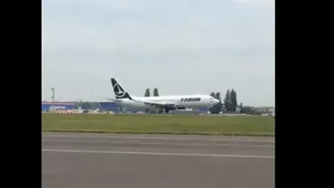 Al doilea avion Boeing, închiriat de Tarom pe 10 ani, a ajuns la București (VIDEO)