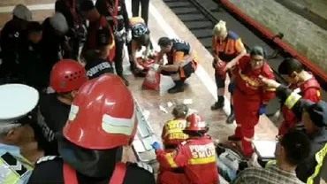 Panică la metrou: Un bărbat a ajuns în stare gravă la spital, după ce a fost acroşat de tren, la stația Piața Sudului (VIDEO)