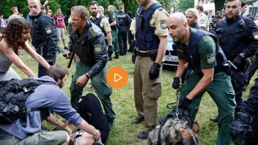 Proteste în Germania pentru protejarea unui băiat afgan pe cale de a fi deportat: Conflict VIOLENT între forțele de ordine și manifestanți (VIDEO)