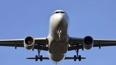 A MURIT ÎN TIMPUL ZBORULUI! Panică la 10.000 de metri altitudine