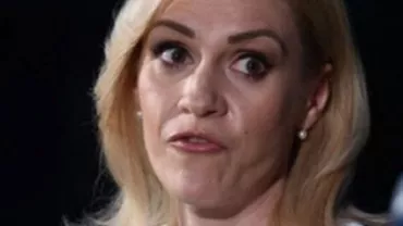 ”Pupăza Roz” a prelungit perioada de înscrieri în concursul "Cea mai frumoasă fațadă". Pentru că misiunea e ATÂT de grea, Internetul sare în ajutorul Gabrielei Firea și decide singur care e balconul câștigător (FOTO)