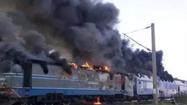 TRAGEDIE ÎN ROMÂNIA !!! O LOCOMOTIVĂ A UNUI TREN PLIN CU PASAGERI A LUAT FOC !!! 30 DE OAMENI AU… (FOTO)