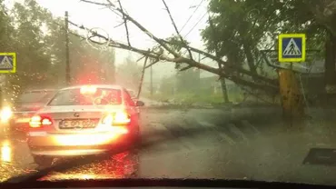 Chișinău: Furtună VIOLENTĂ abătută asupra capitalei Moldovei (VIDEO, FOTO)