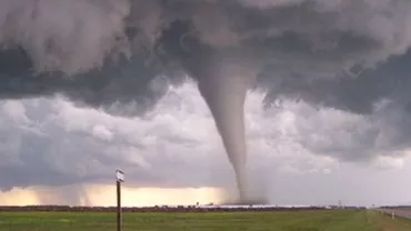 PREMIERĂ! ANM anunță TORNADE în România! Când vor avea loc și ce localități sunt vizate (VIDEO, FOTO)