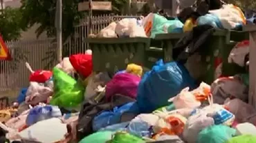 GREVĂ cu efect DEVASTATOR: Grecia, îngropată în GUNOAIE (VIDEO)