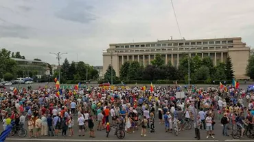 Marșul ”Împreună salvăm țara de CORUPȚI”: 1.000 de oameni protestează în Capitală (VIDEO)